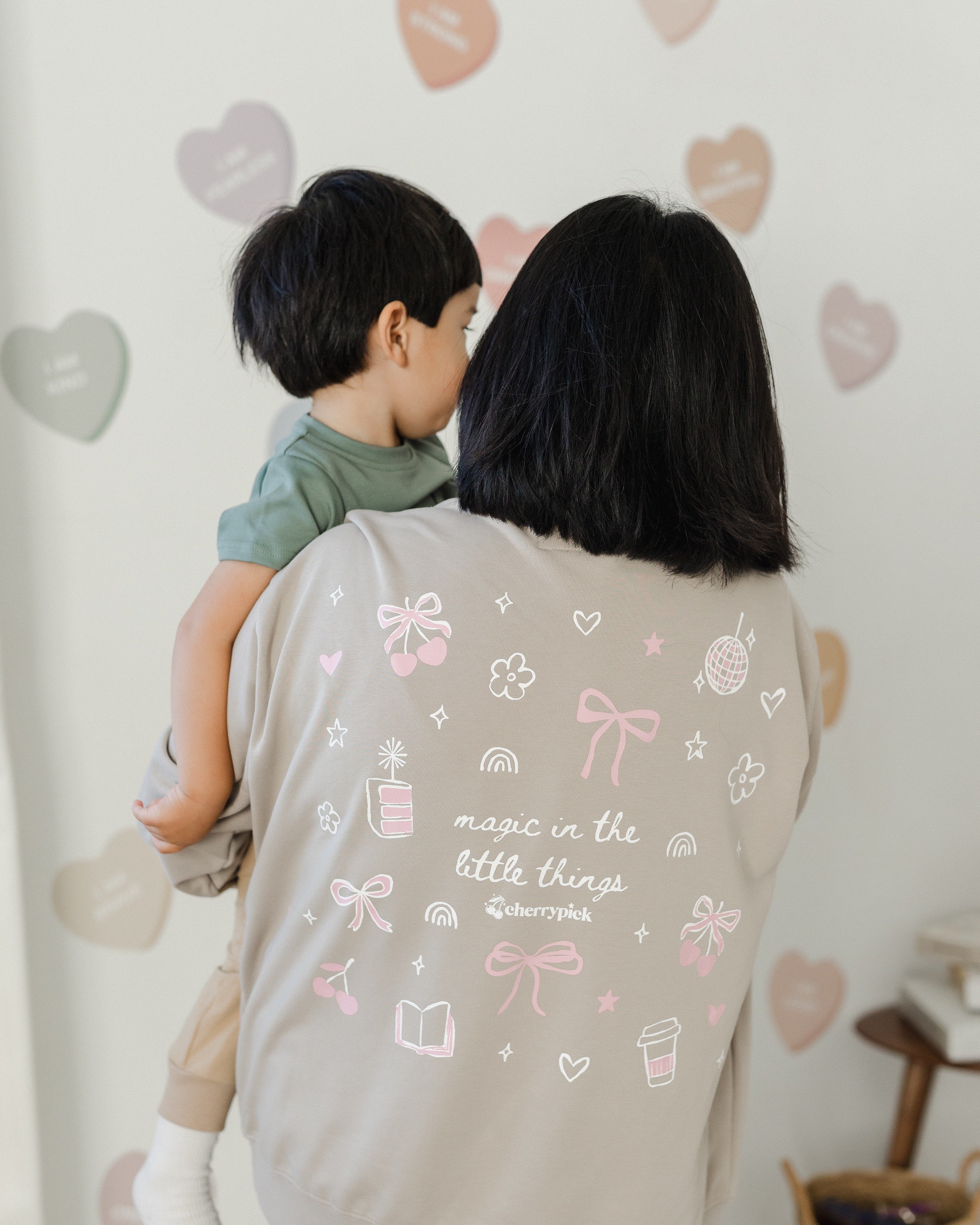 Everyday Mom Crewneck - Magic In The Little Things – Cherrypick