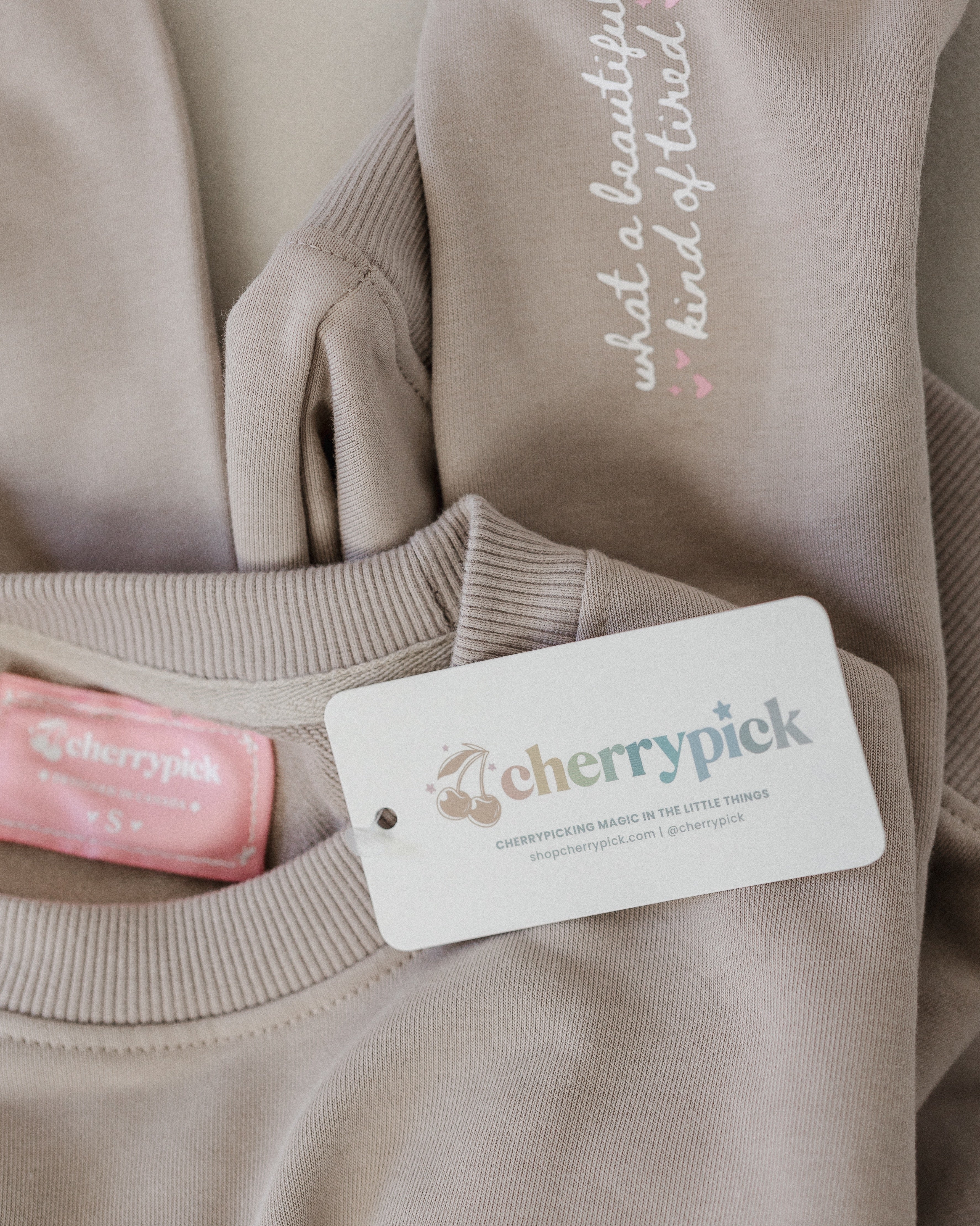 Everyday Mom Crewneck - Magic In The Little Things – Cherrypick